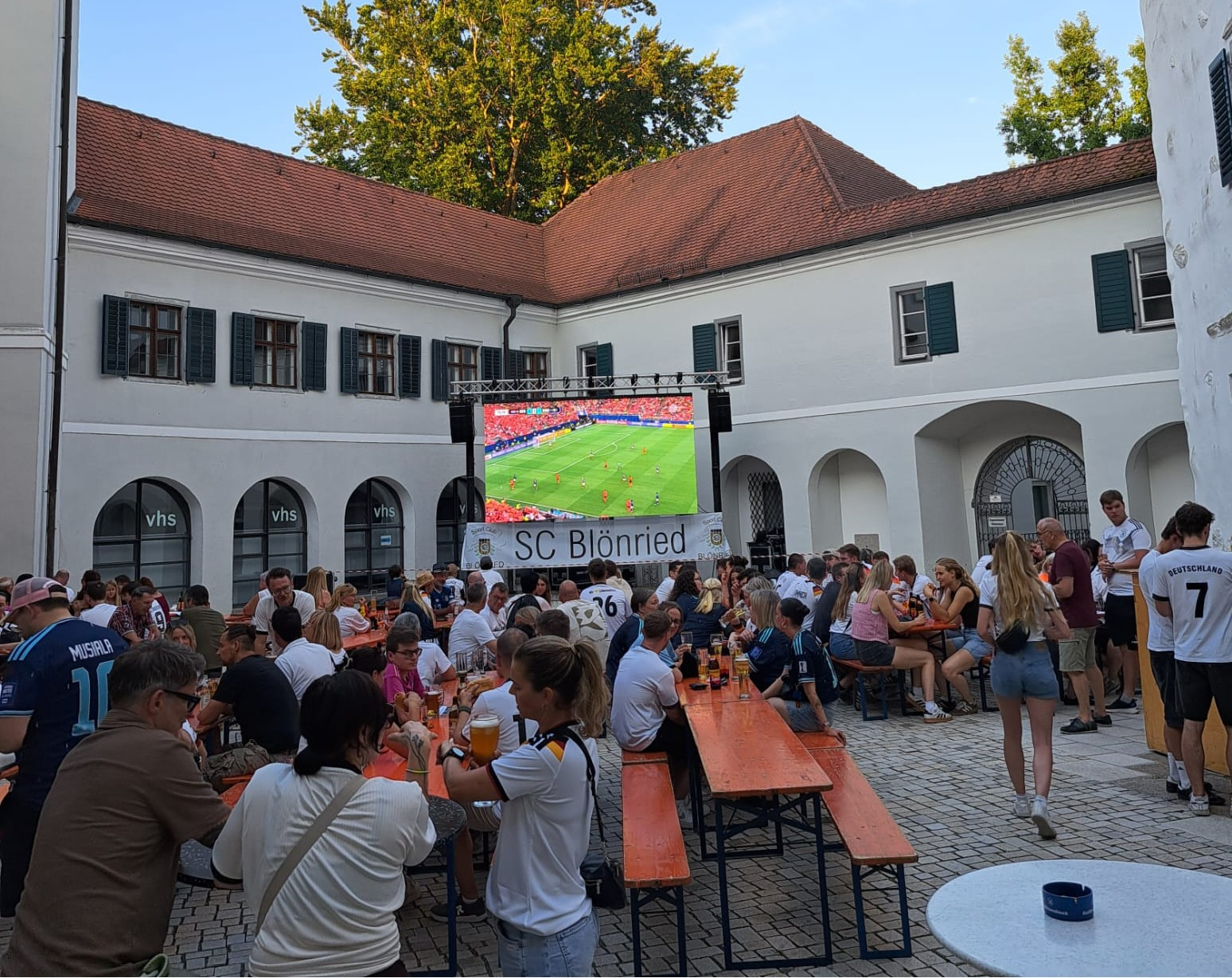 Später Sieg beim Public Viewing